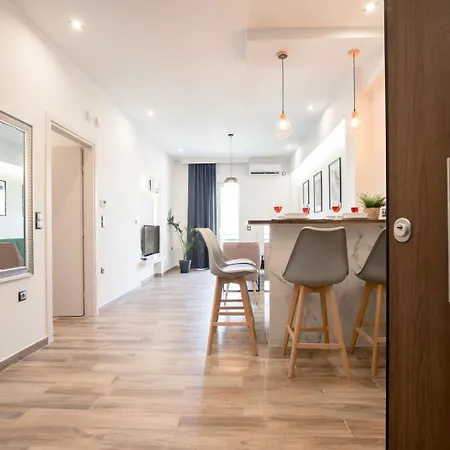 Modern 2bd Very Spacious Next To Metro Station