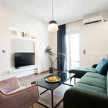Modern 2bd Very Spacious Next To Metro Station Apartment Athens